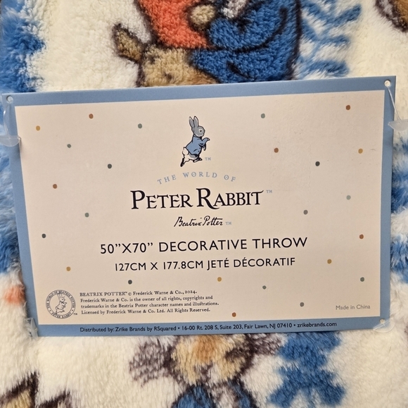 Peter Rabbit Decorative Throw Blanket - Picture 4 of 5